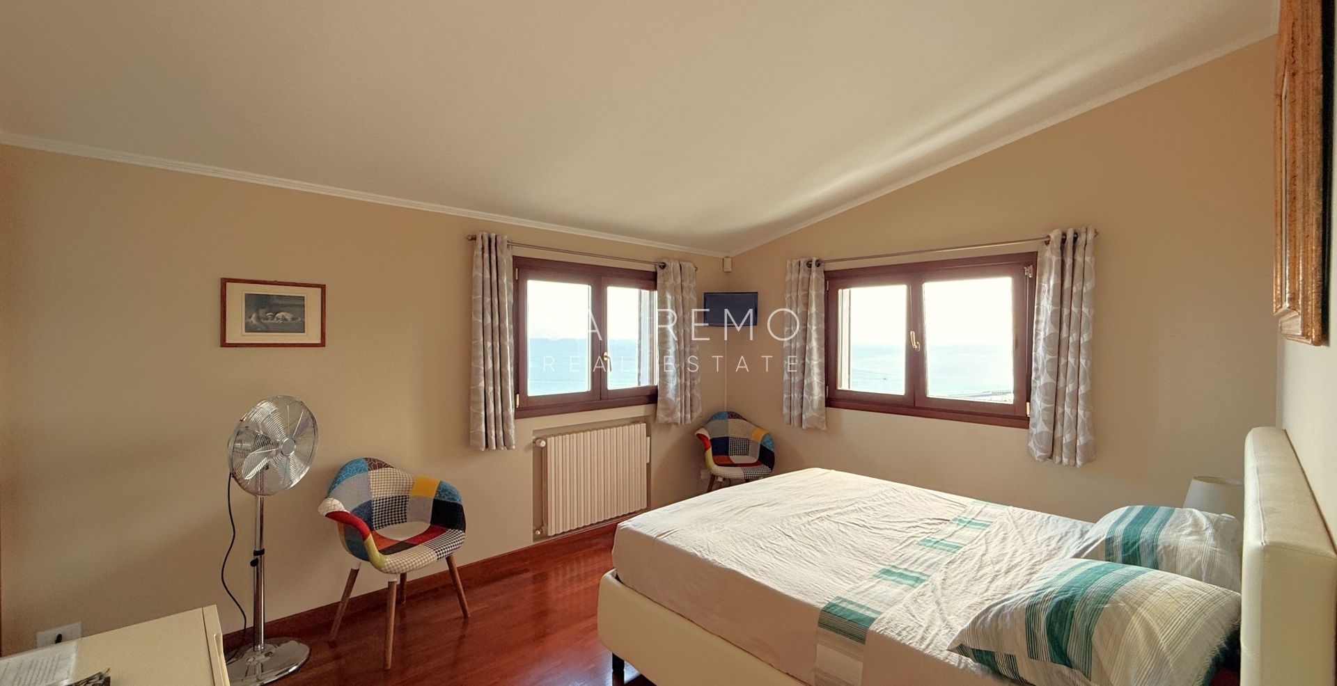 Престижная вилла с бассейном и захватывающим видом на море