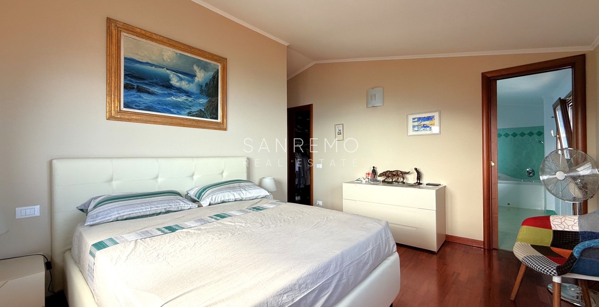 Престижная вилла с бассейном и захватывающим видом на море