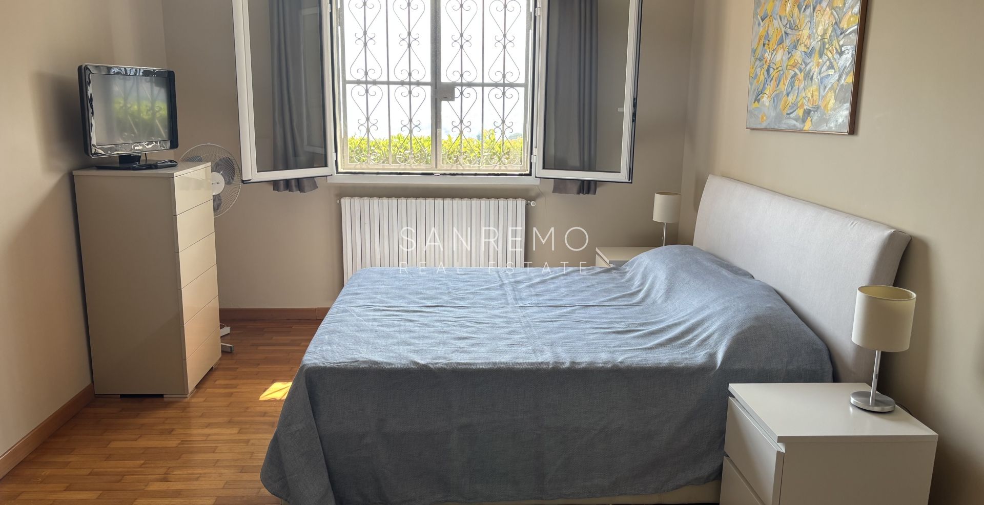 Престижная вилла с бассейном и захватывающим видом на море