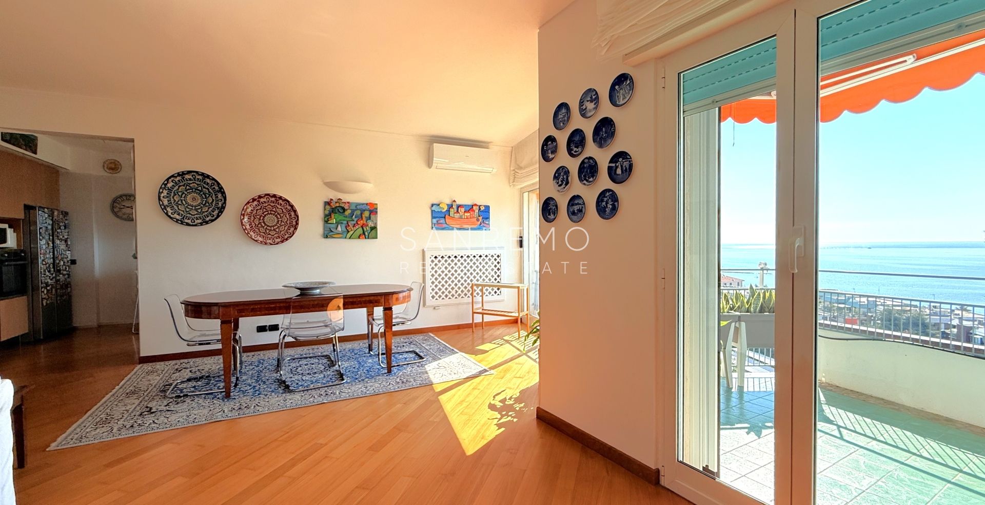 Прекрасная и светлая квартира, полностью отремонтированная в престижном жилом комплексе с бассейном