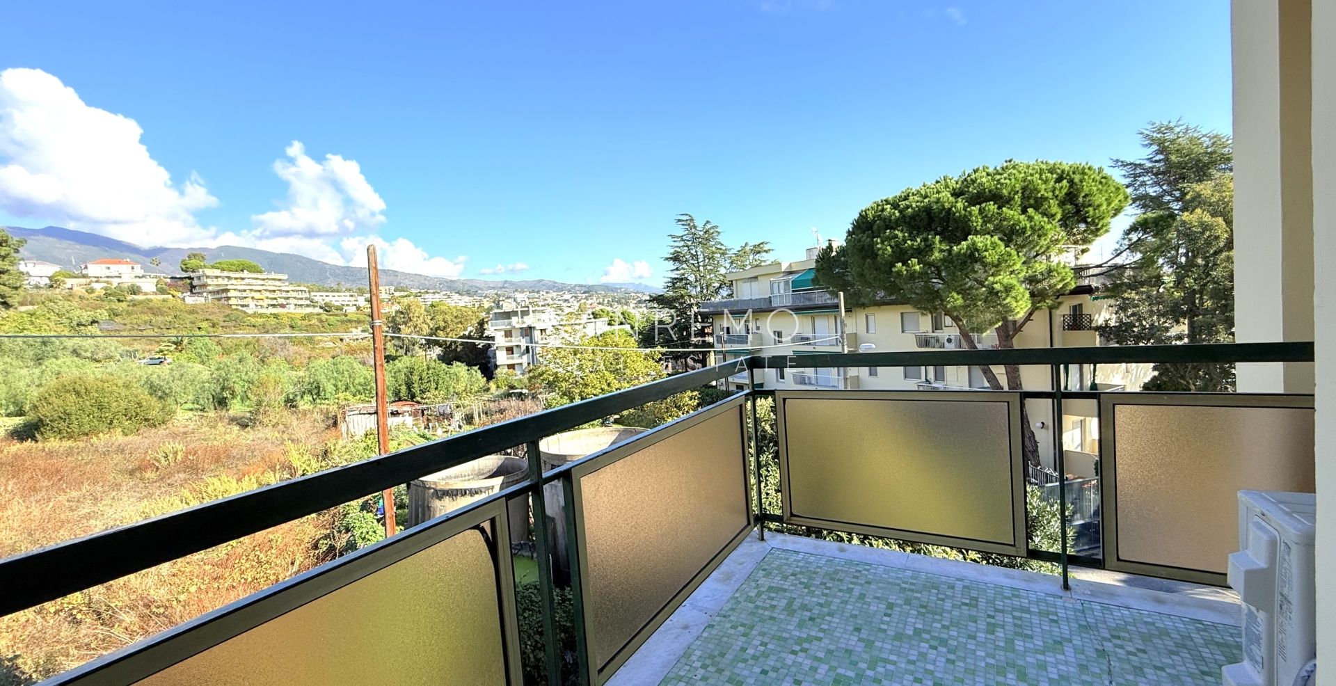 Очаровательная квартира в комплексе с консьержем, в нескольких шагах от моря