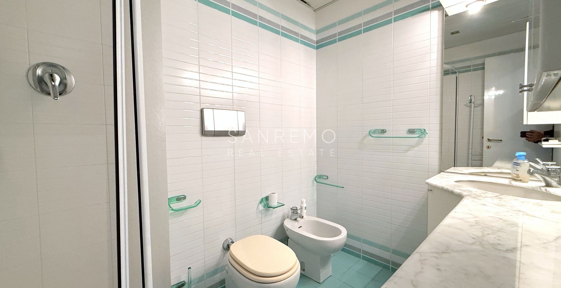 Трёхкомнатная квартира у моря в элегантном комплексе с бассейном