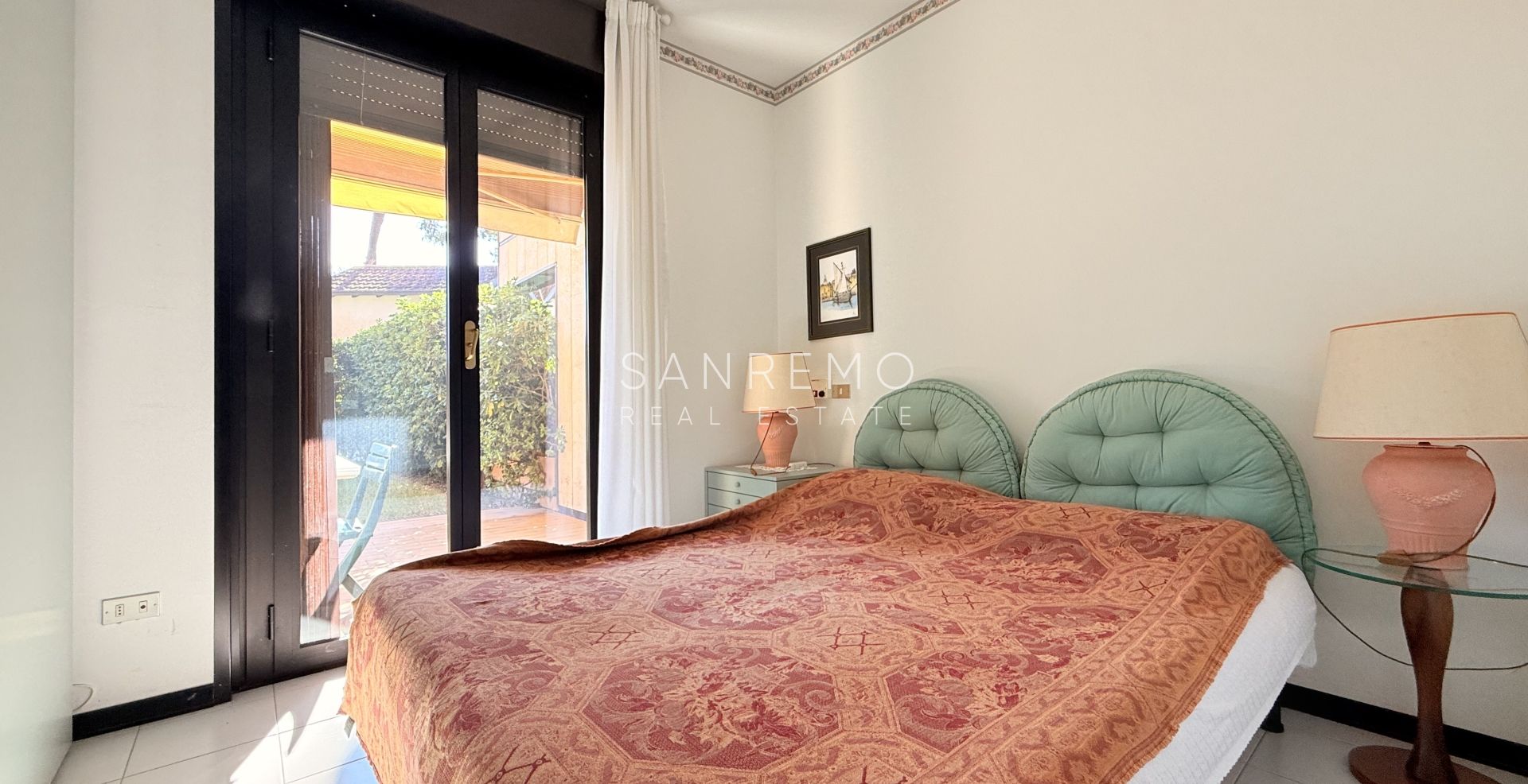 Трёхкомнатная квартира у моря в элегантном комплексе с бассейном