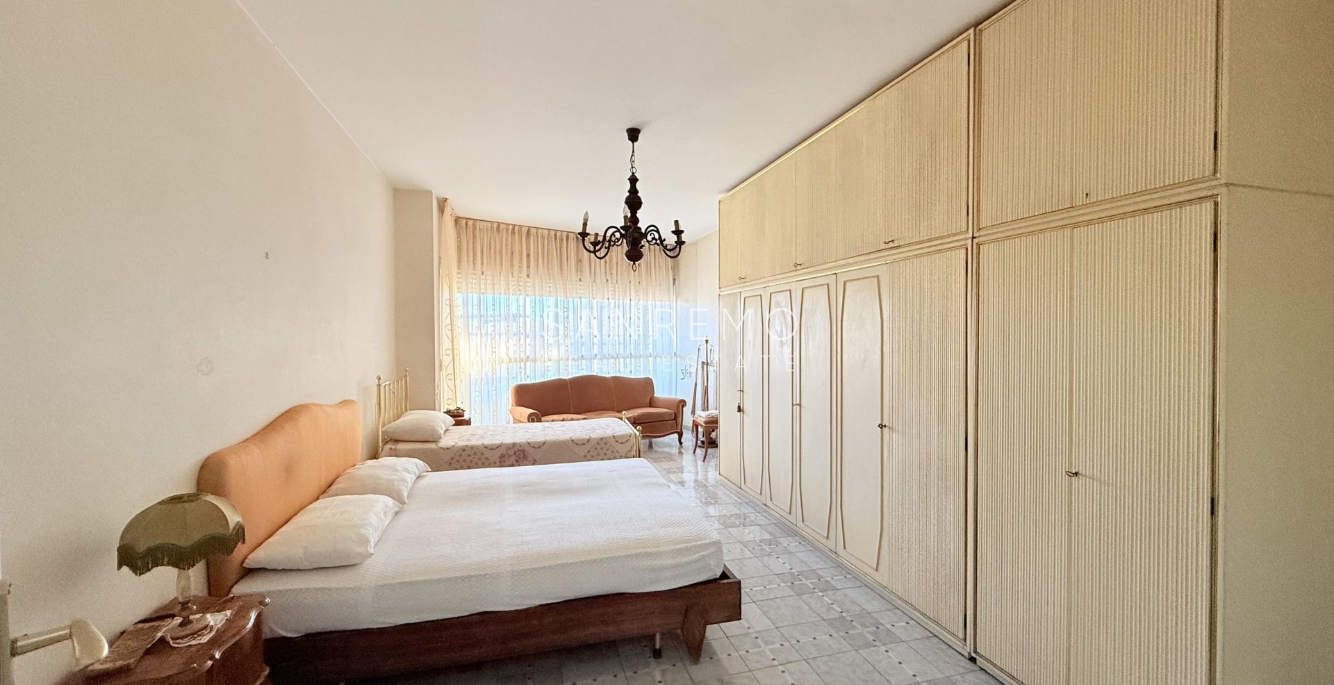 Квартира площадью 130 м² с террасой, расположенная на ровной местности и в нескольких шагах от пляжей и велосипедной дорожки.