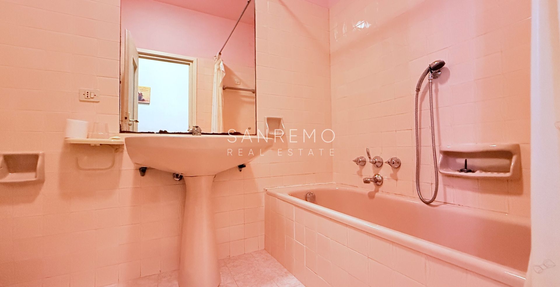 Квартира площадью 130 м² с террасой, расположенная на ровной местности и в нескольких шагах от пляжей и велосипедной дорожки.