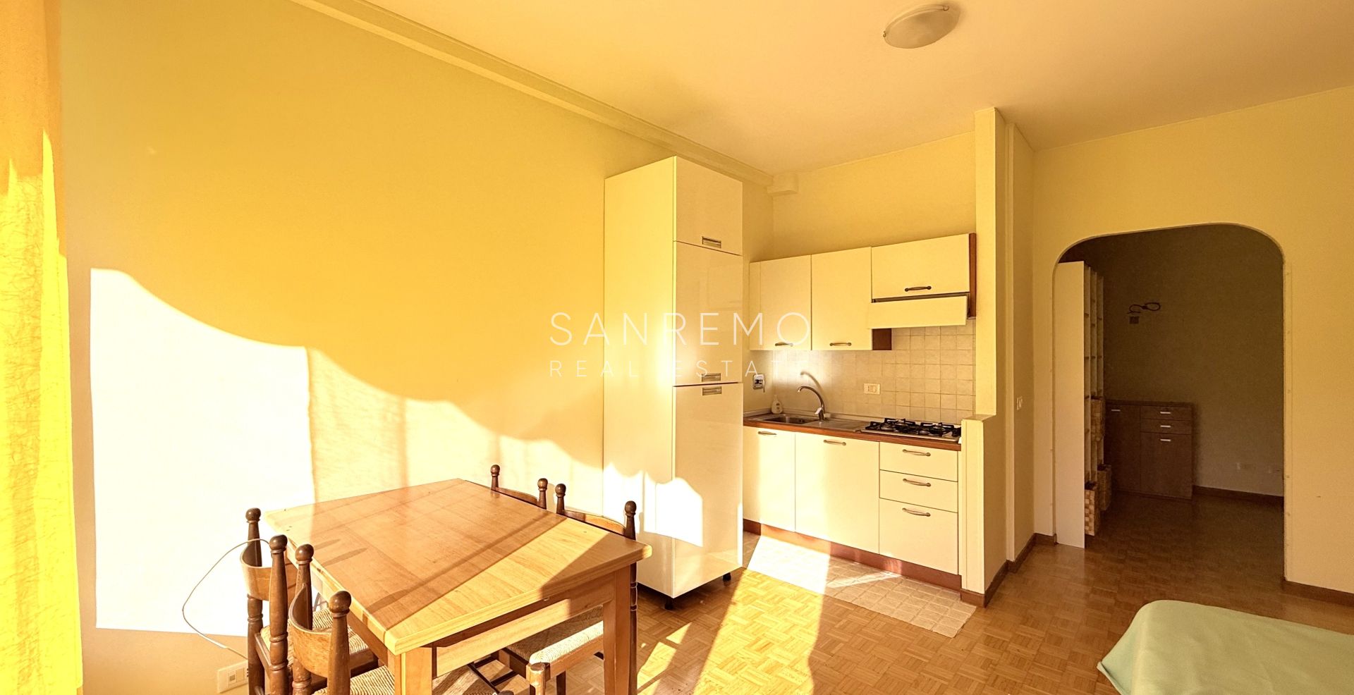 Просторная студия с террасой в нескольких шагах от казино