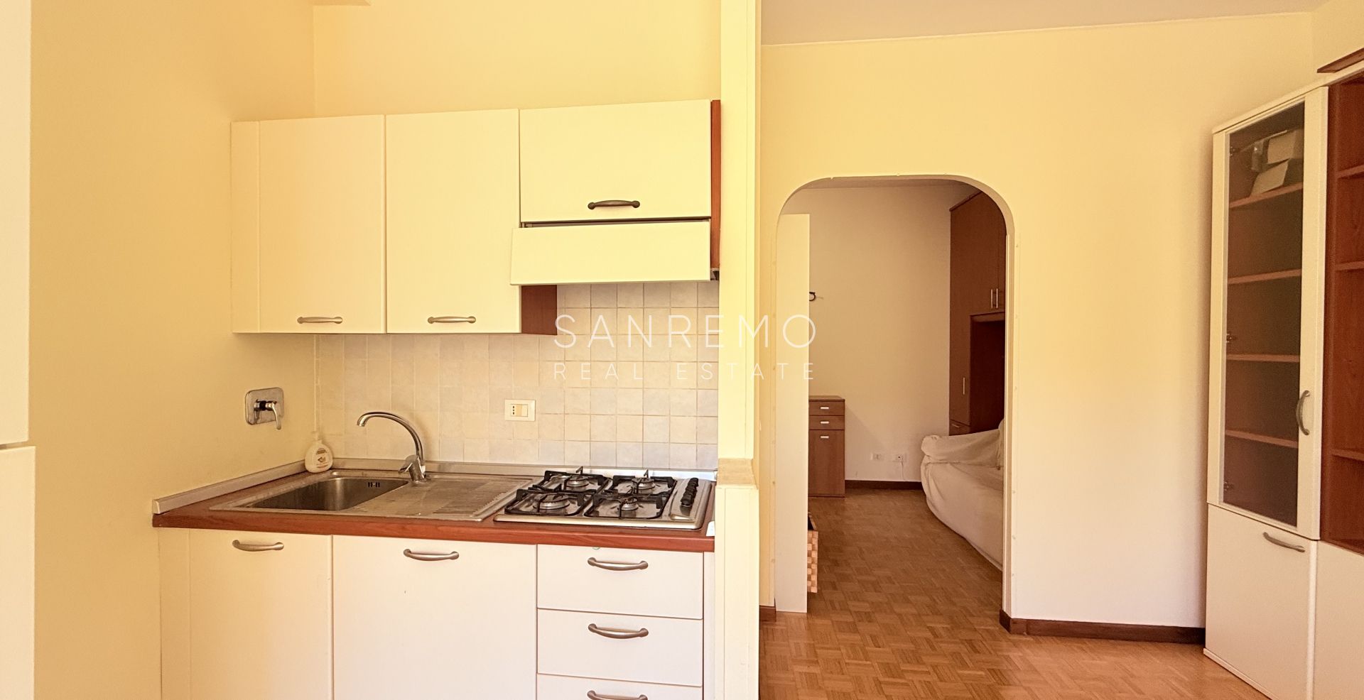 Просторная студия с террасой в нескольких шагах от казино