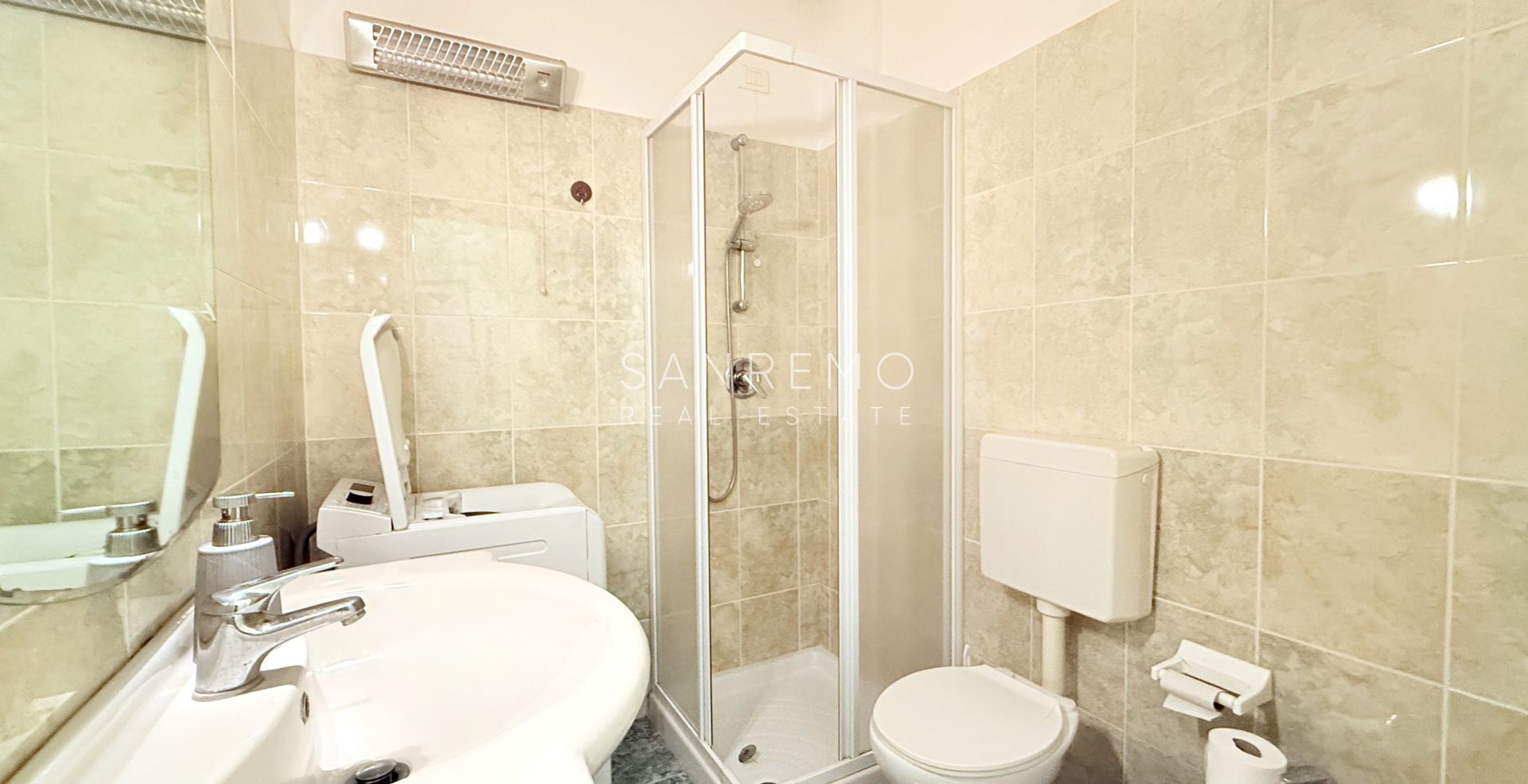 Просторная студия с террасой в нескольких шагах от казино