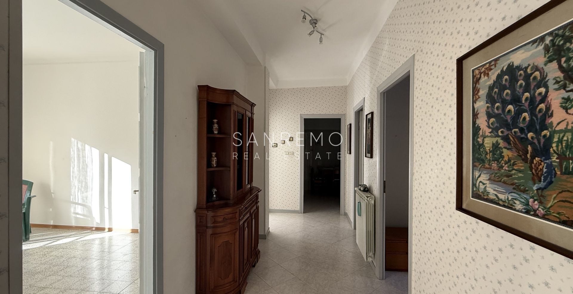 Светлая и солнечная квартира с двойной экспозицией и двумя небольшими террасами