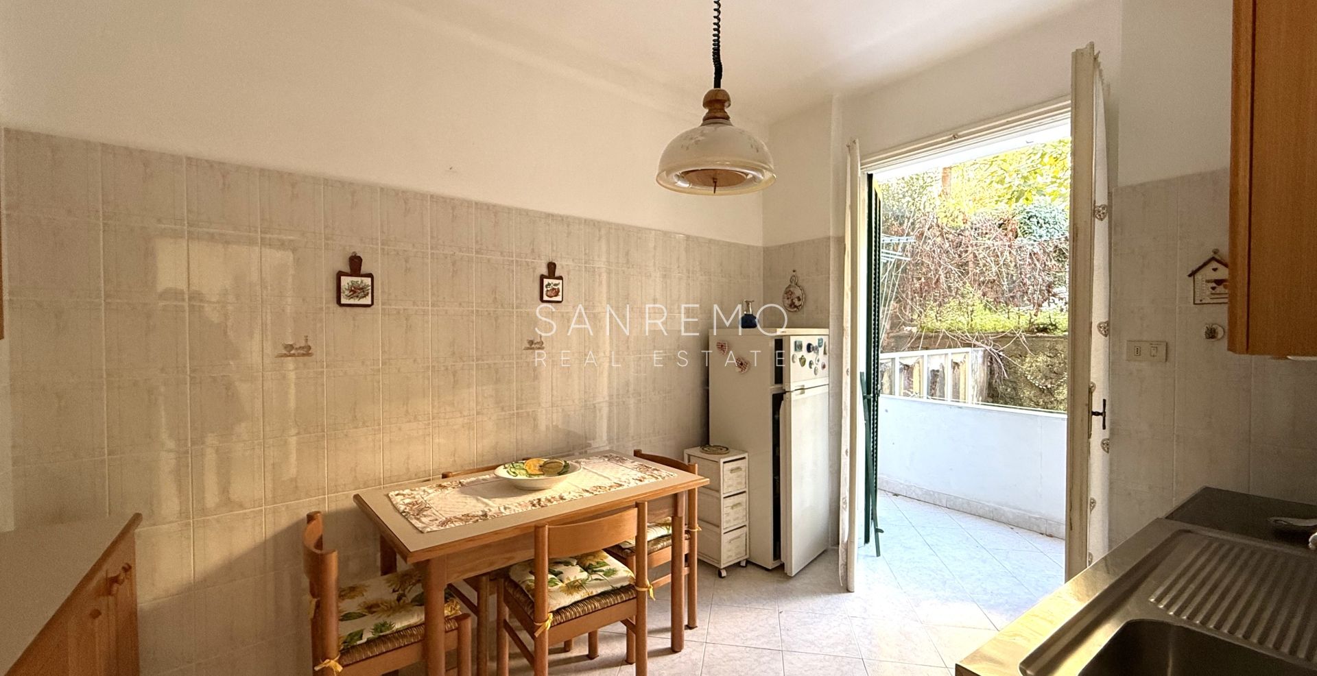 Светлая и солнечная квартира с двойной экспозицией и двумя небольшими террасами