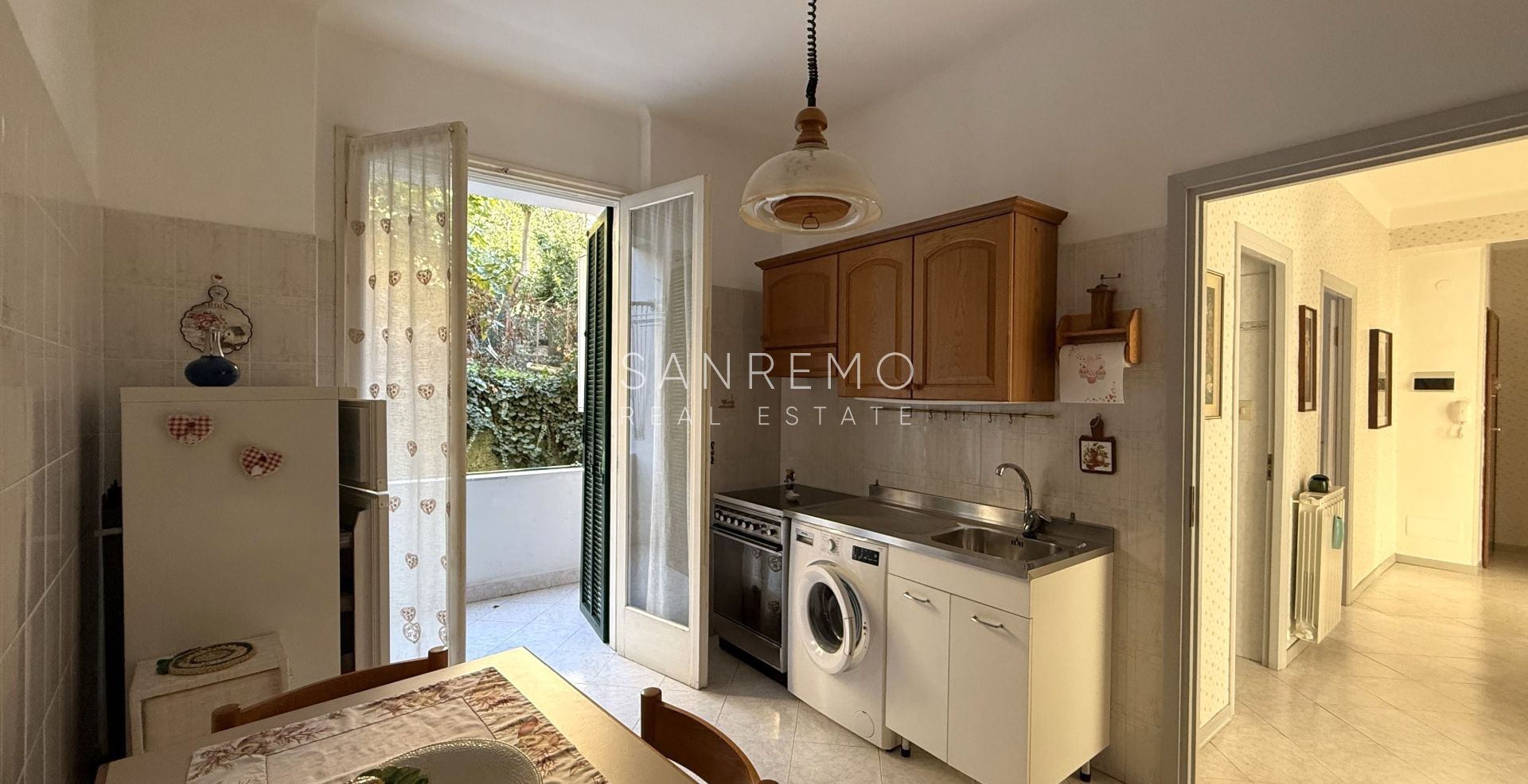 Светлая и солнечная квартира с двойной экспозицией и двумя небольшими террасами