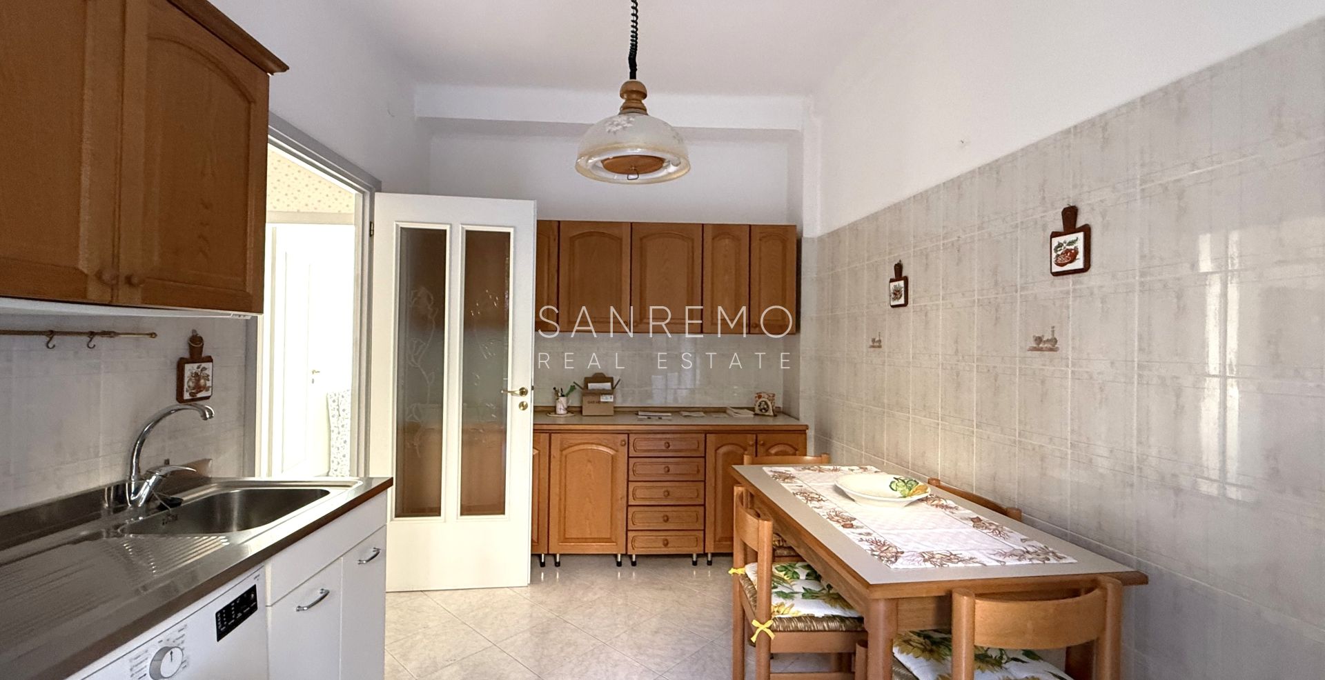 Светлая и солнечная квартира с двойной экспозицией и двумя небольшими террасами