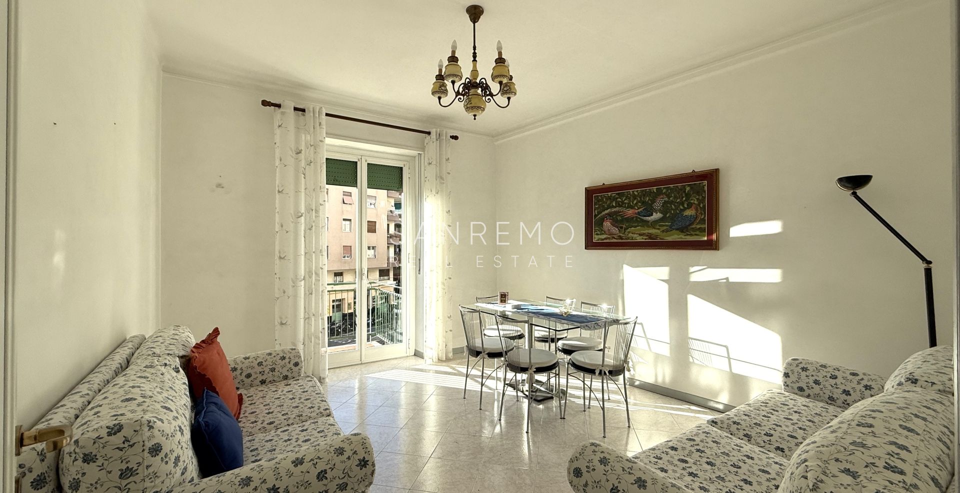 Светлая и солнечная квартира с двойной экспозицией и двумя небольшими террасами