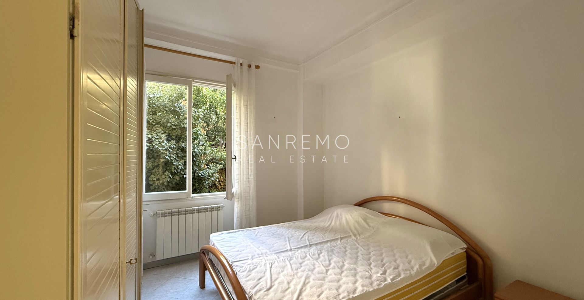 Светлая и солнечная квартира с двойной экспозицией и двумя небольшими террасами