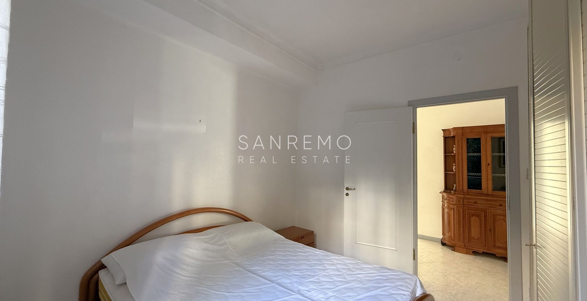 Светлая и солнечная квартира с двойной экспозицией и двумя небольшими террасами