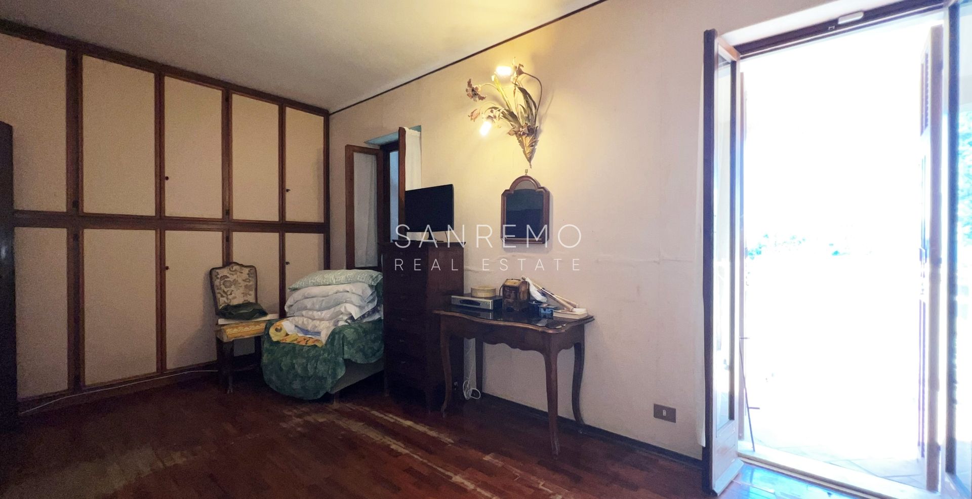 Дом с открытым видом на зелень, расположенный в тихом и спокойном месте