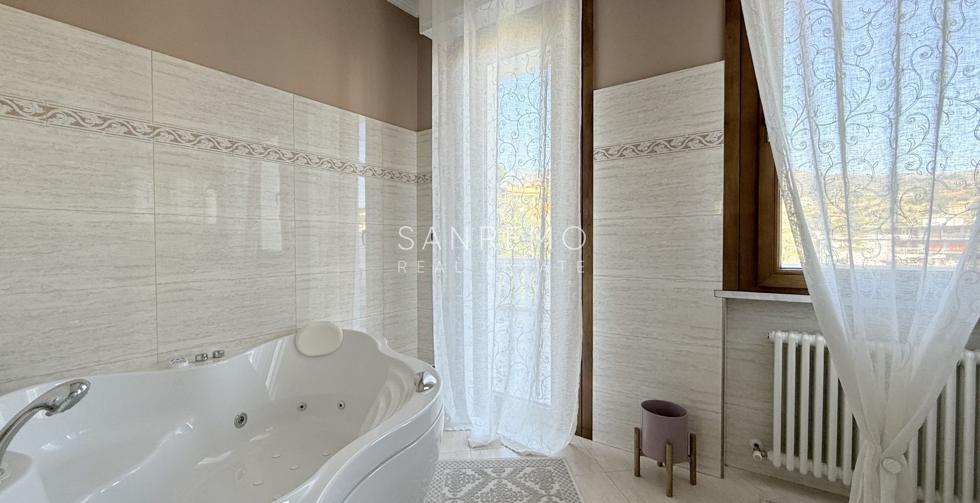 Пентхаус и суперпентхаус с бассейном и панорамным видом на море