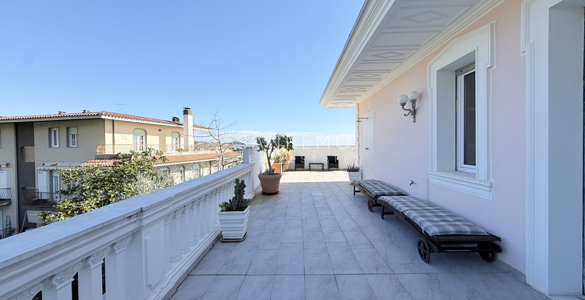 Пентхаус и суперпентхаус с бассейном и панорамным видом на море