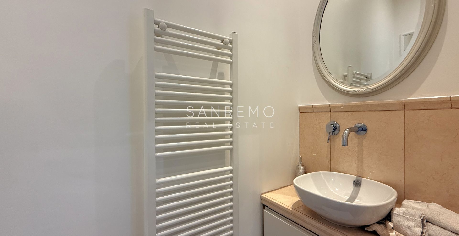 Полностью отремонтированная квартира с приятным внешним пространством