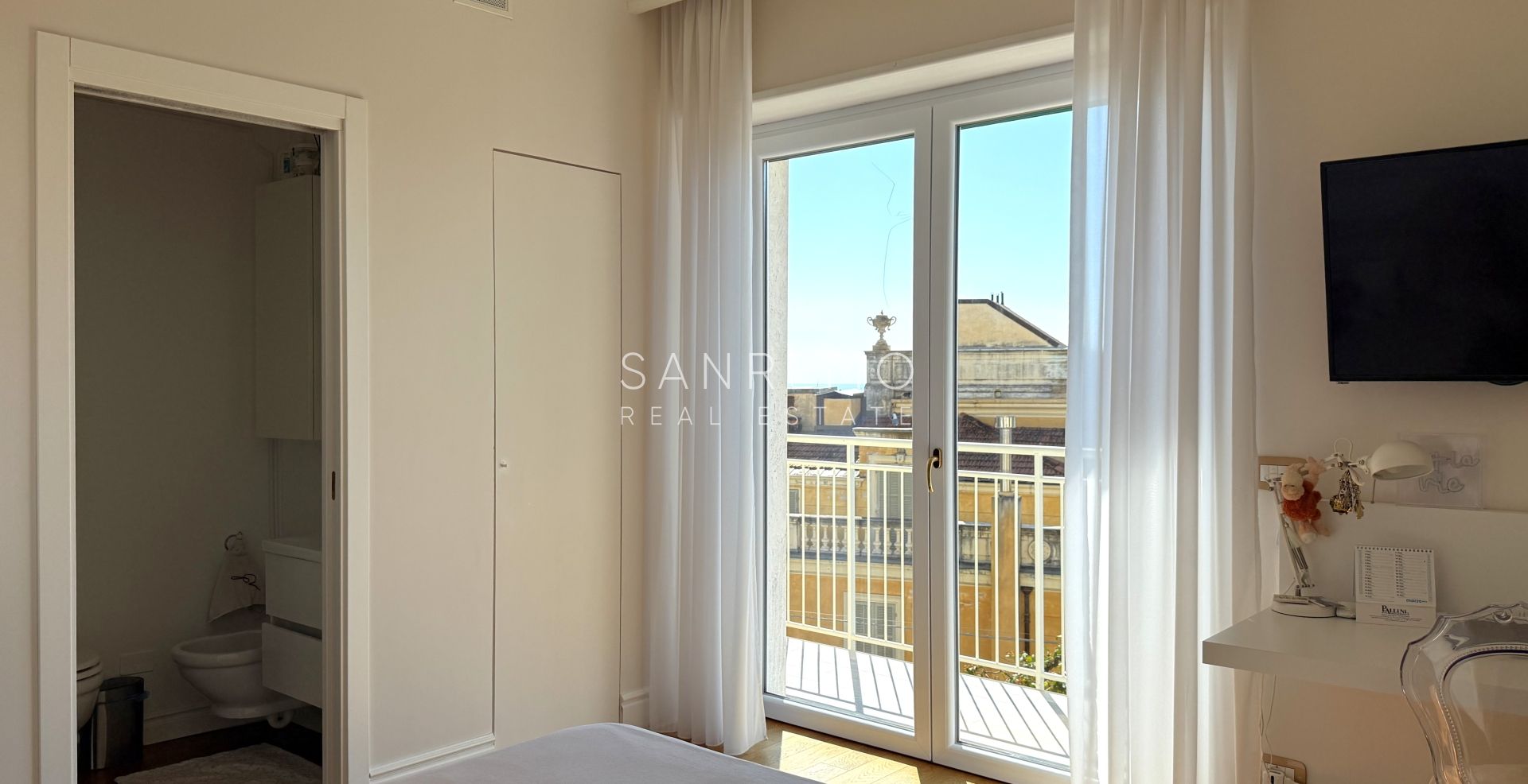 Полностью отремонтированная квартира с приятным внешним пространством