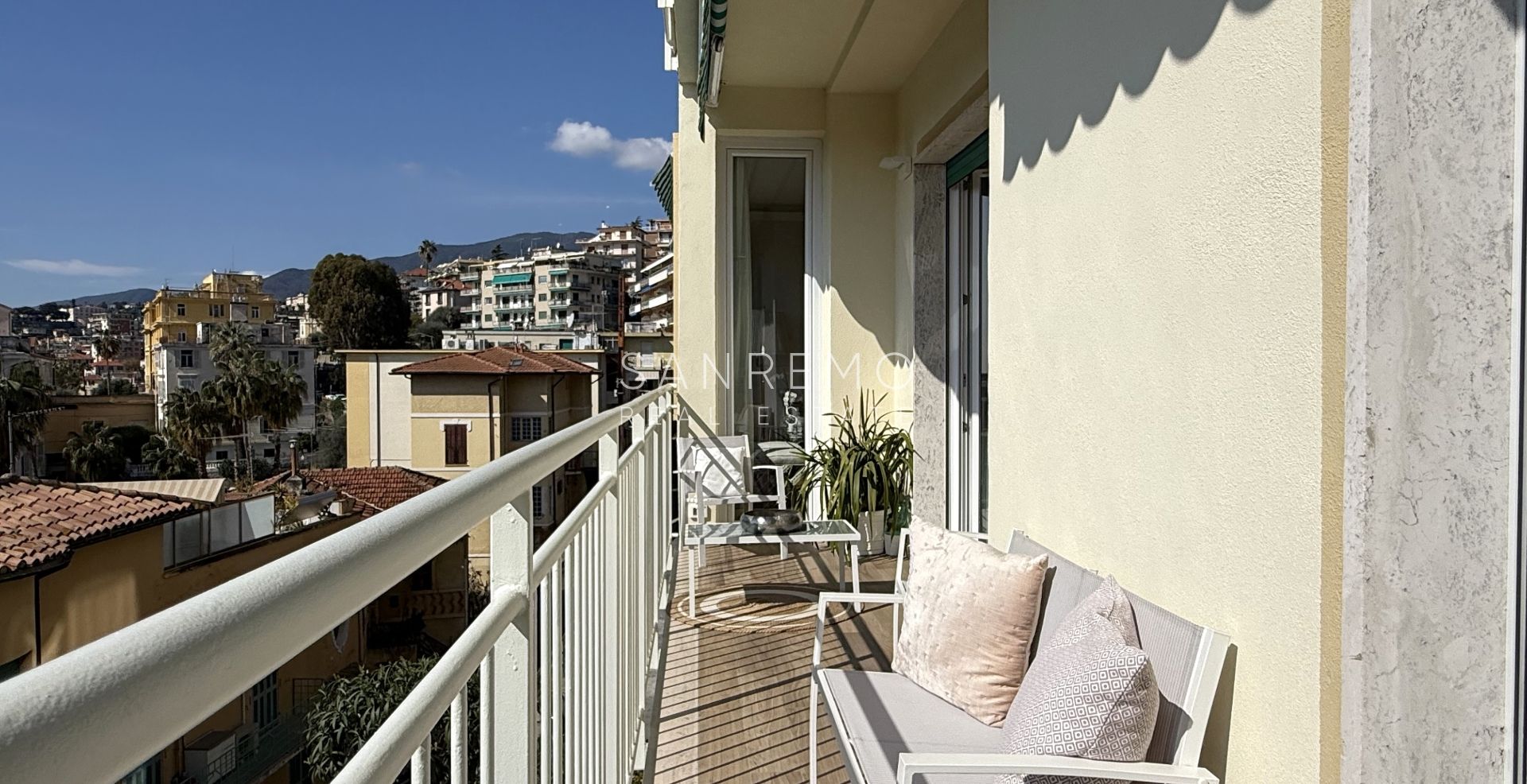 Полностью отремонтированная квартира с приятным внешним пространством