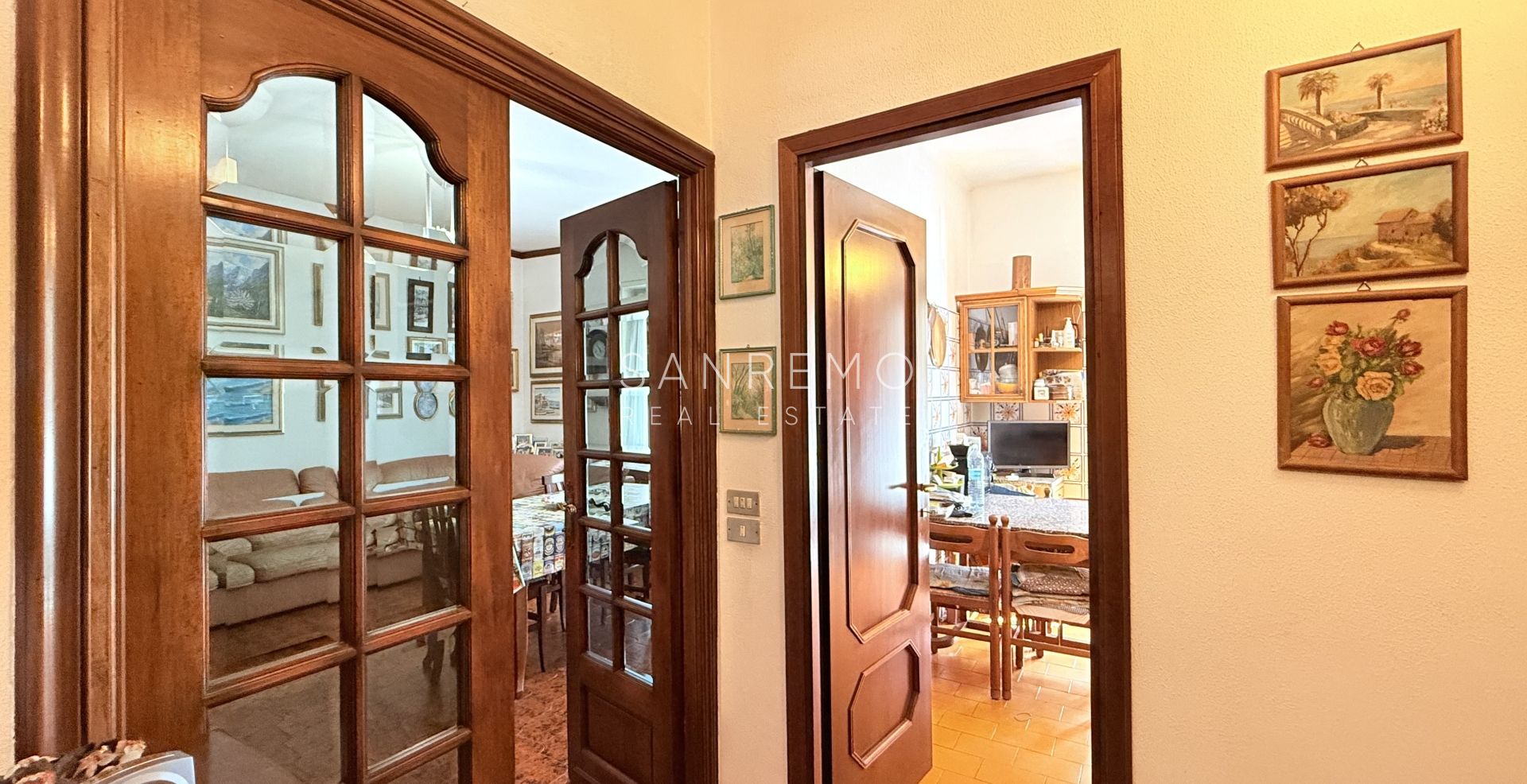 Трёхкомнатная квартира с балконом и частичным видом на море в районе Барагалло