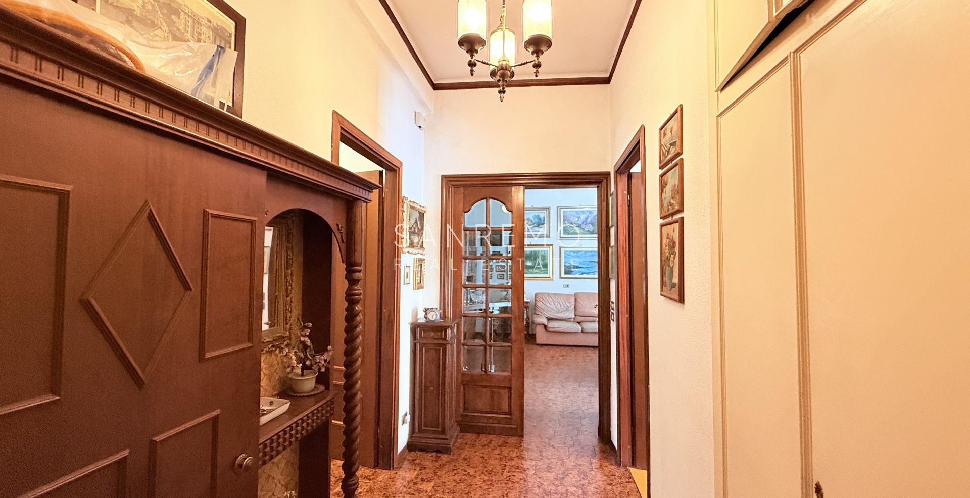 Трёхкомнатная квартира с балконом и частичным видом на море в районе Барагалло