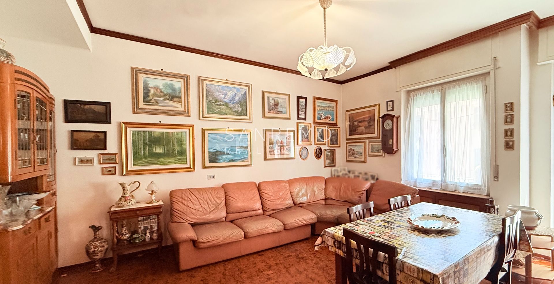 Трёхкомнатная квартира с балконом и частичным видом на море в районе Барагалло