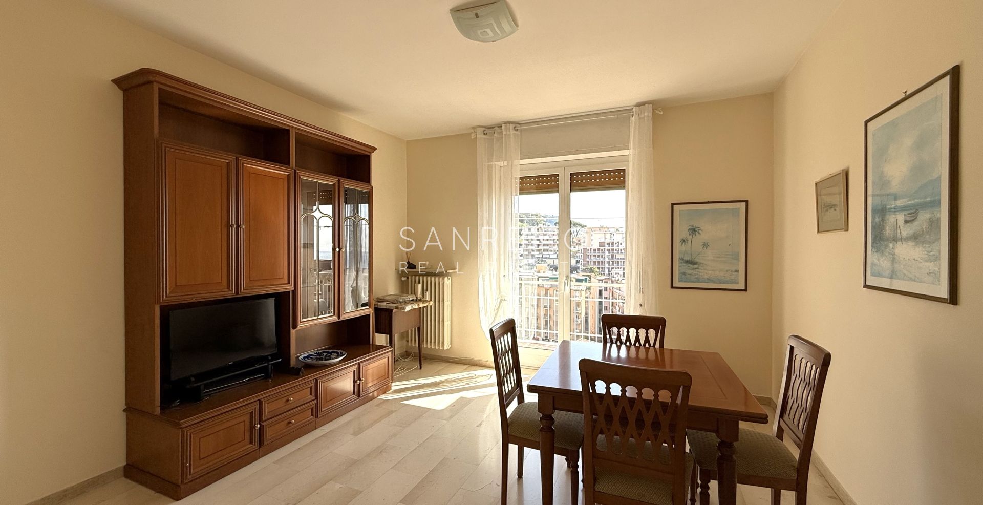 Очень светлая квартира с видом на море, в нескольких шагах от виллы Ормонд