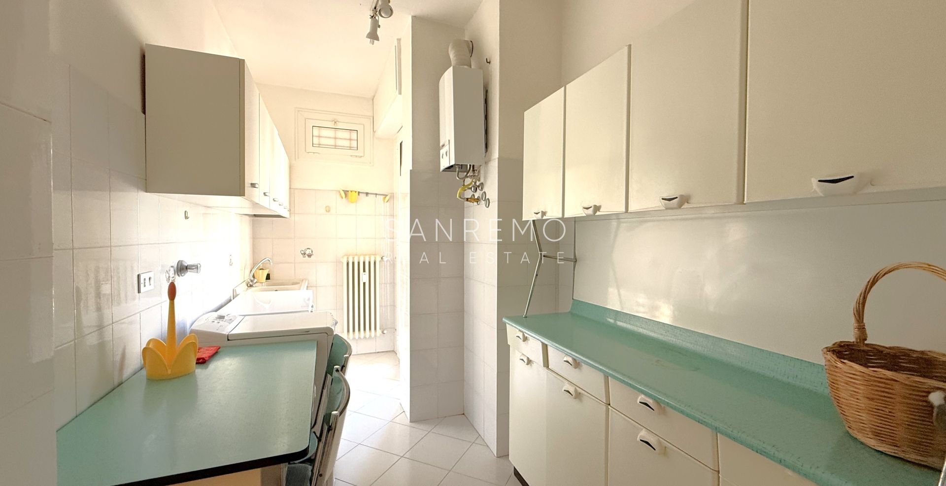 Очень светлая квартира с видом на море, в нескольких шагах от виллы Ормонд