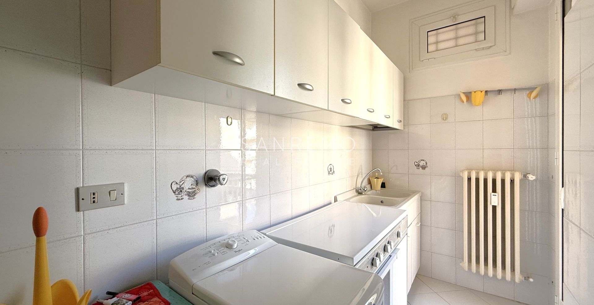 Очень светлая квартира с видом на море, в нескольких шагах от виллы Ормонд