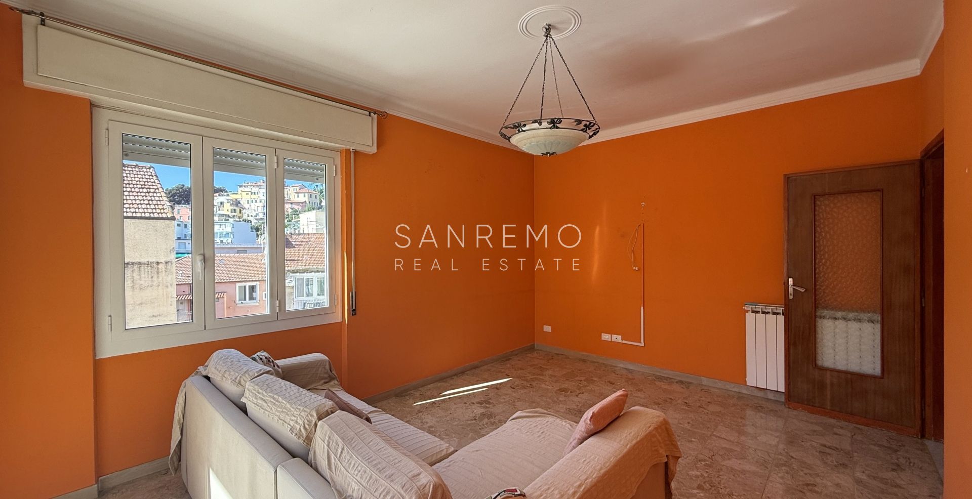 Просторная и светлая двухкомнатная квартира с большой террасой