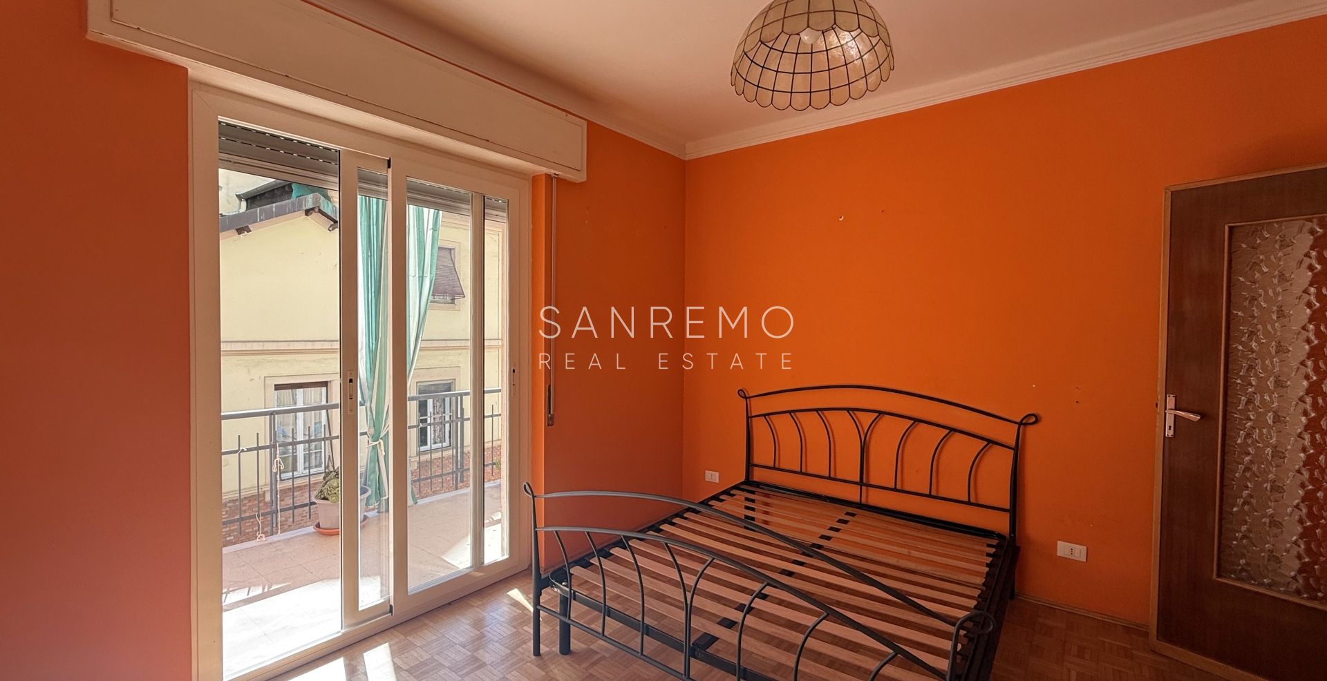 Просторная и светлая двухкомнатная квартира с большой террасой