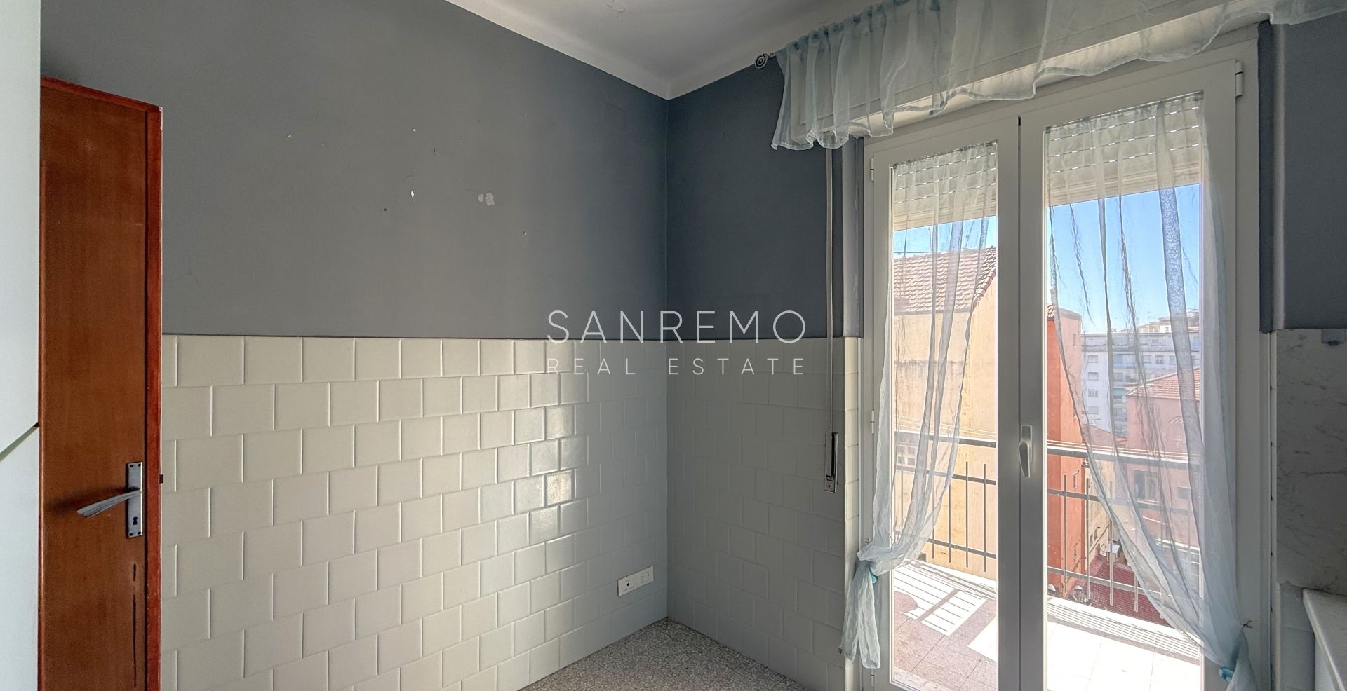 Просторная и светлая двухкомнатная квартира с большой террасой