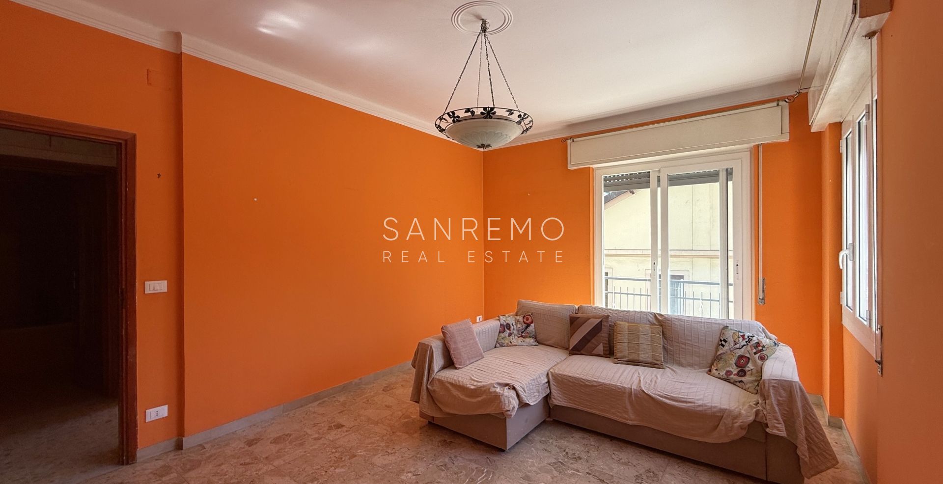 Просторная и светлая двухкомнатная квартира с большой террасой