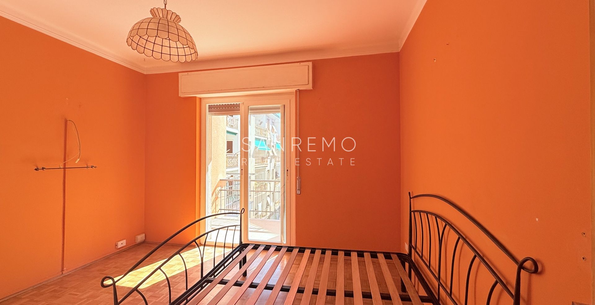 Просторная и светлая двухкомнатная квартира с большой террасой