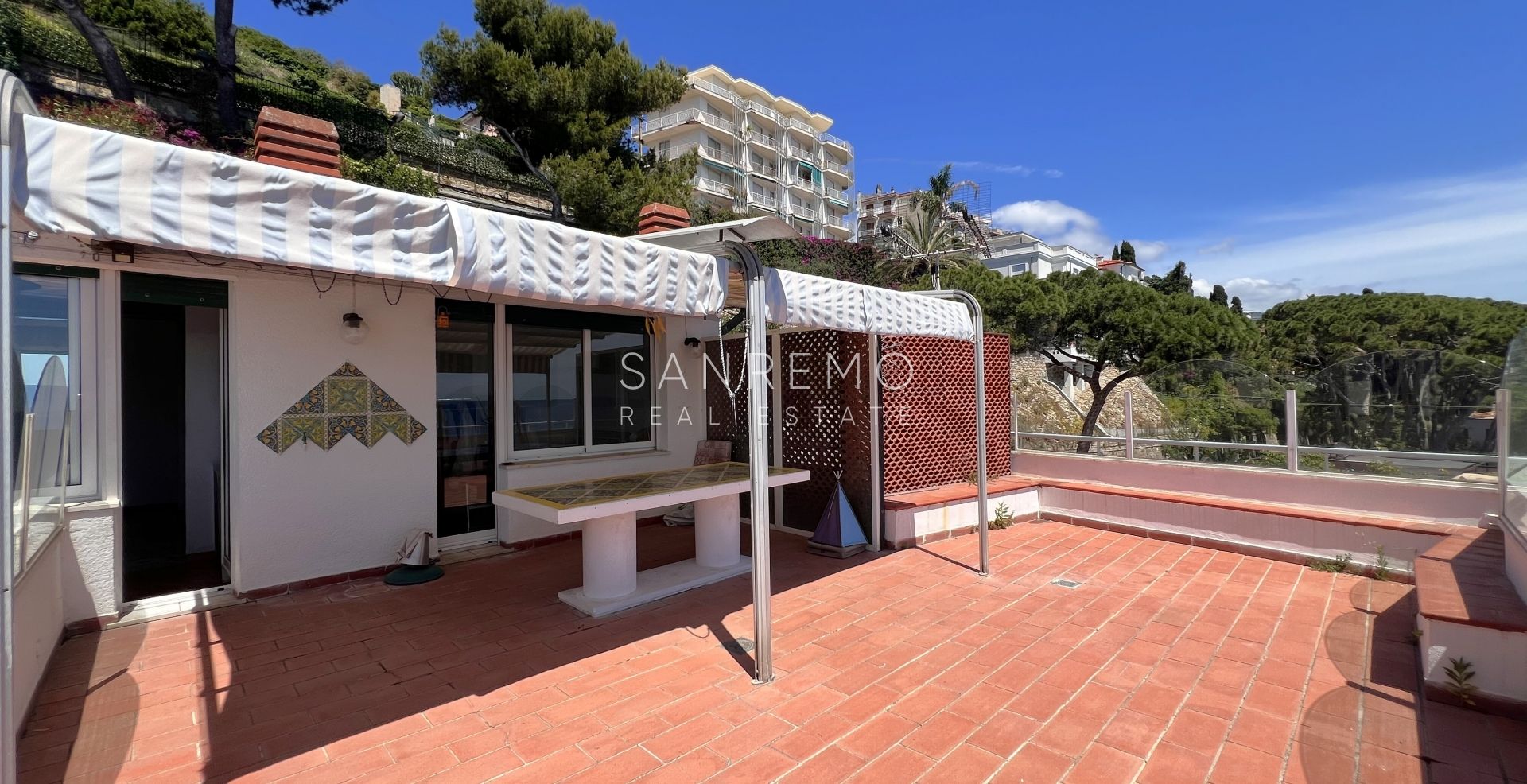 Пентхаус с видом на море