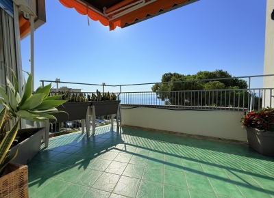 Прекрасная и светлая квартира, полностью отремонтированная в престижном жилом комплексе с бассейном