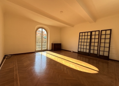 Квартира площадью 240 м² в элегантном историческом здании